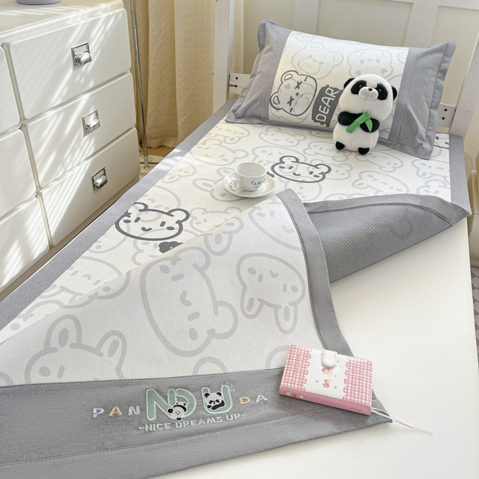 91家纺网 家纺一手货源 找家纺 2025新款印花冰藤凉席-学生款 杯具熊