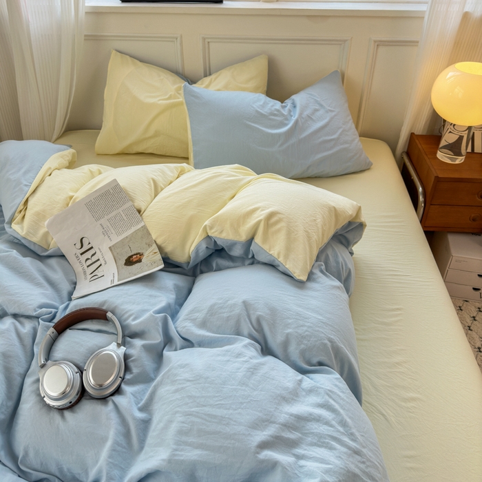 91家纺网 家纺一手货源 找家纺 冕悠家纺 2025新款A类105克超柔褶皱水洗棉拼色四件套-单被套 月白蓝+芝士黄