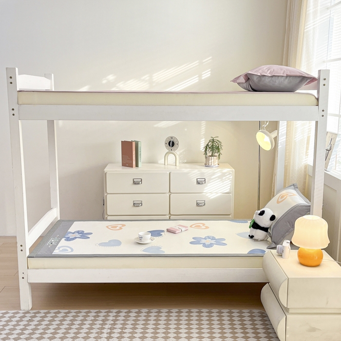 91家纺网 家纺一手货源 找家纺 2025新款印花冰藤凉席-学生款 小兰花