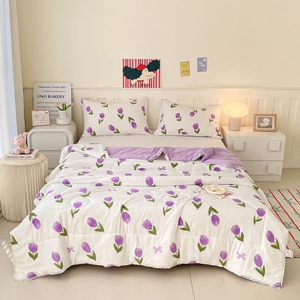 91家纺网 家纺一手货源 找家纺 佰亿莱  2025春夏新款水洗棉羽丝绒小花边夏被夏凉被空调被 小郁紫