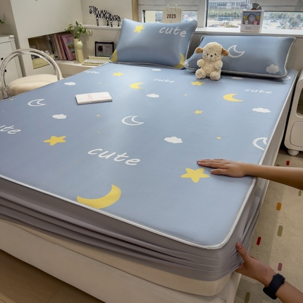 91家纺网 家纺一手货源 找家纺 （总）丝羽坊 2025新款小版印花冰丝凉席冰丝席碳光冰丝凉席-床笠款