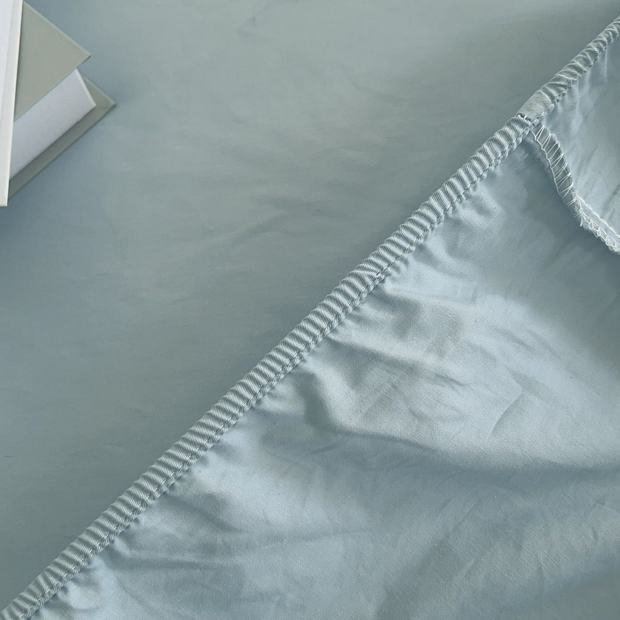 91家纺网 家纺一手货源 找家纺 兜米家居 2025新款纯色全棉床笠 静湖蓝