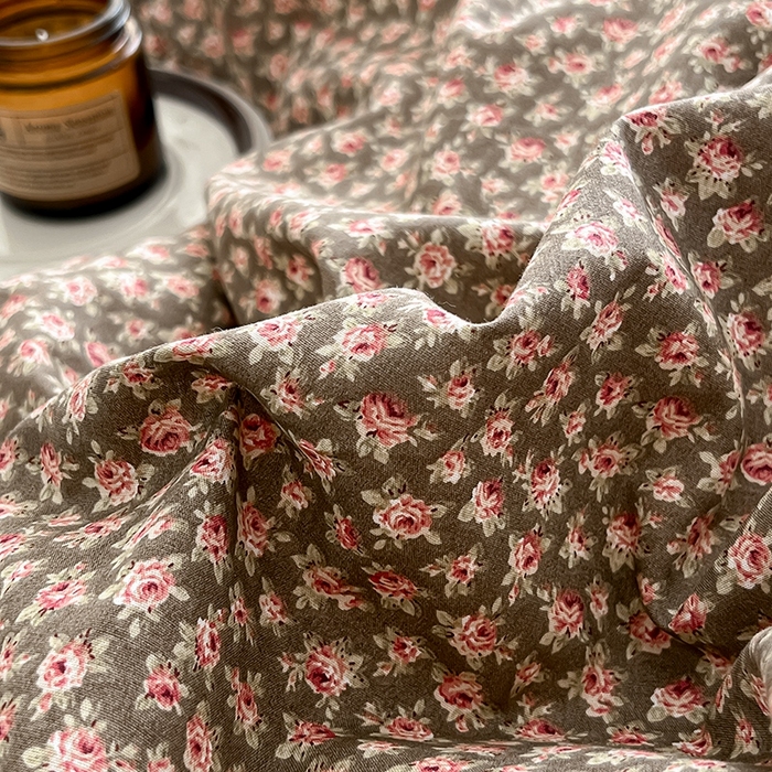 91家纺网 家纺一手货源 找家纺 沐纯家居 2025新款法式小碎花床盖四件套 玫咖