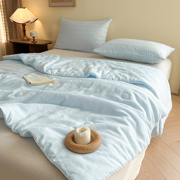 91家纺网 家纺一手货源 找家纺 欧邦 2025新款A类提花昆仑棉双层纱夏被空调被 浅蓝