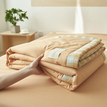 91家纺网 家纺一手货源 找家纺 （总）寐绸家纺 2025新款纯棉水洗棉格子边大豆纤维夏被四件套