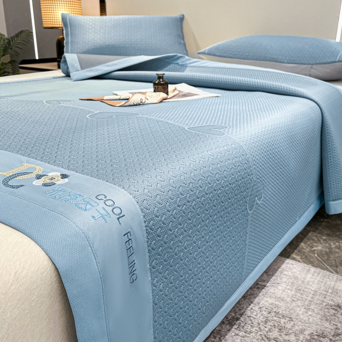 91家纺网 家纺一手货源 找家纺 阿亮家居 2025新款刺绣款凉豆豆凉席 凉豆豆-爱心蓝色