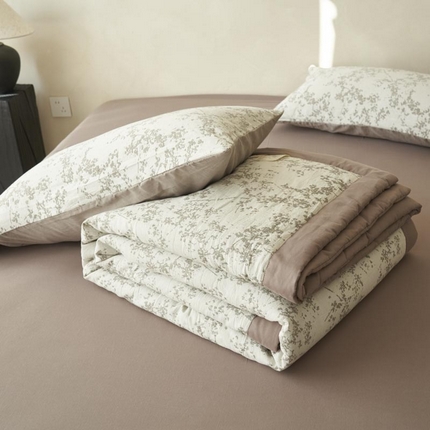 91家纺网 家纺一手货源 找家纺 （总）寐绸家纺 2025新款纯棉水洗棉三层繁花提花大豆纤维夏被四件套