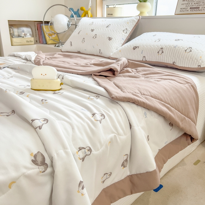 91家纺网 家纺一手货源 找家纺 慕木 2025春夏新款双层纱针织棉夏被夏凉被空调被 快乐企鹅