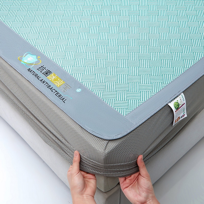 91家纺网 家纺一手货源 找家纺 2025新款凉席抗菌三明治可水洗碳光冰丝席宽边刺绣冰丝席 思绪 薄荷绿-床笠款