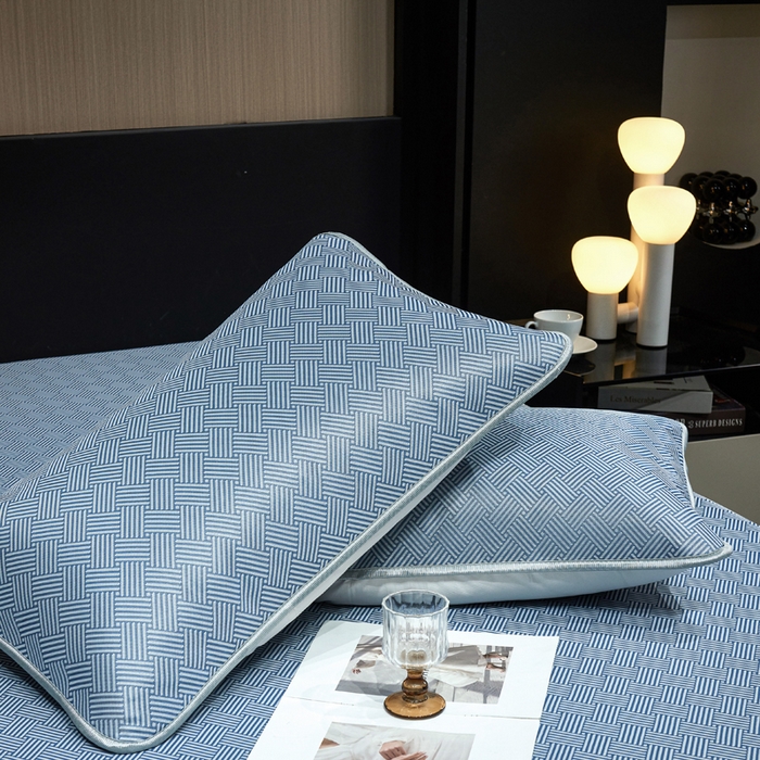 91家纺网 家纺一手货源 找家纺 小萌虎 2025新款碳光抗菌冰丝凉席床笠 饼干花-蓝