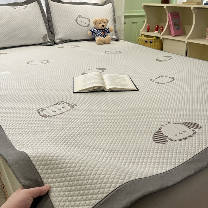 91家纺网 家纺一手货源 找家纺 孩子王家纺 2025新款冰丝席提花冰豆豆系列床单床笠 喵喵汪岛