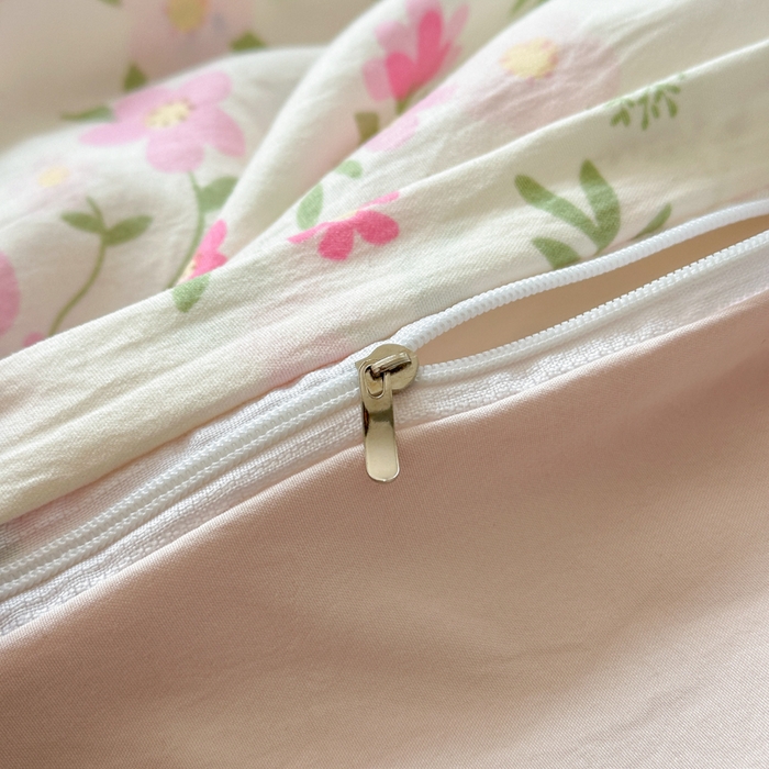 91家纺网 家纺一手货源 找家纺 冕悠家纺 2025新款A类高克重糯叽叽超柔糯水洗棉印花四件套 熊熊花语