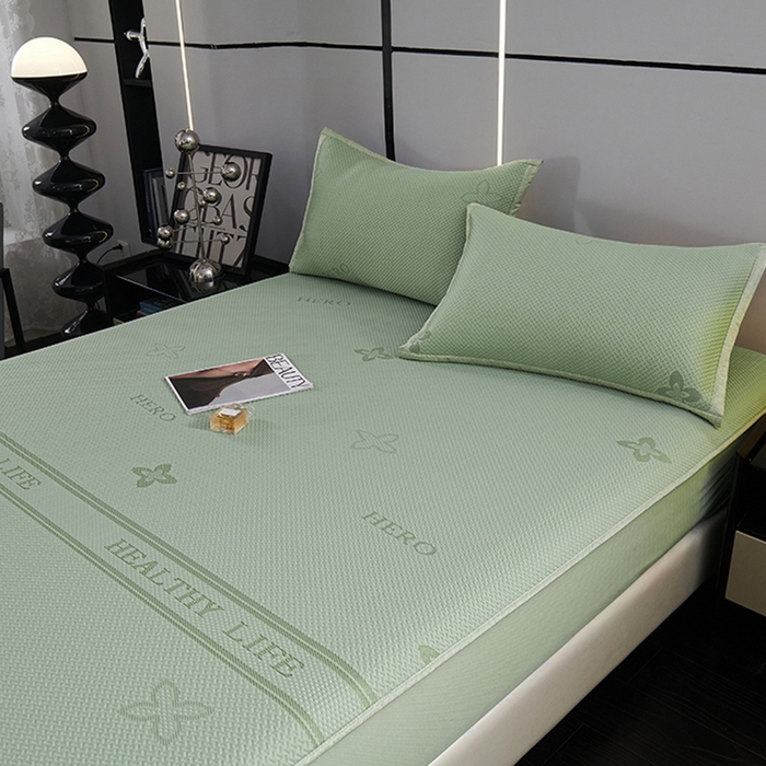 91家纺网 家纺一手货源 找家纺 梵克保罗 2025新款7A抗菌母婴级纯乙纶PE刺绣凉感丝豆豆席 床笠款 床笠款 四叶花-水绿