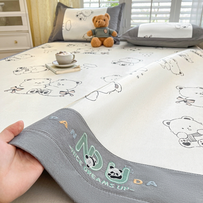 91家纺网 家纺一手货源 找家纺 阿亮家居 2025新款印花冰藤席系列 快乐熊