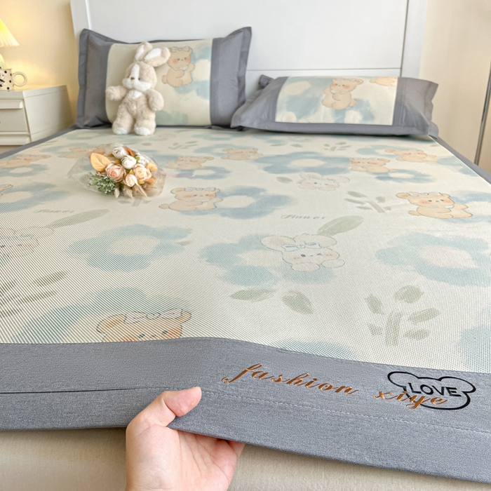 91家纺网 家纺一手货源 找家纺 阿亮家居 2025新款印花冰藤席系列 萌组合