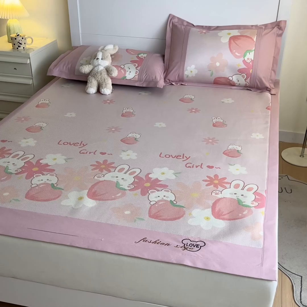 91家纺网 家纺一手货源 找家纺 阿亮家居 2025新款印花冰藤席系列 兔粉