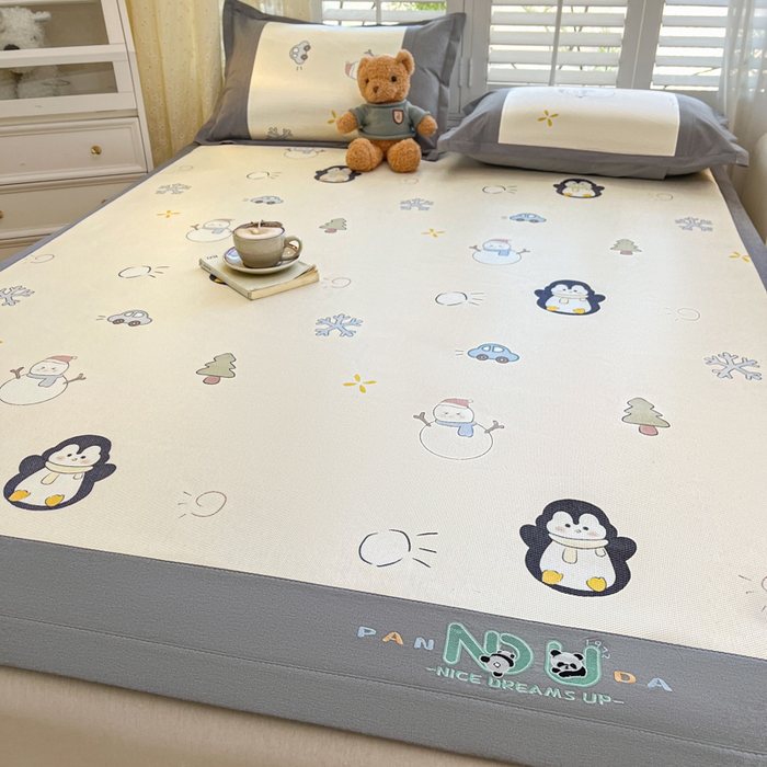 91家纺网 家纺一手货源 找家纺 阿亮家居 2025新款印花冰藤席系列 小企鹅