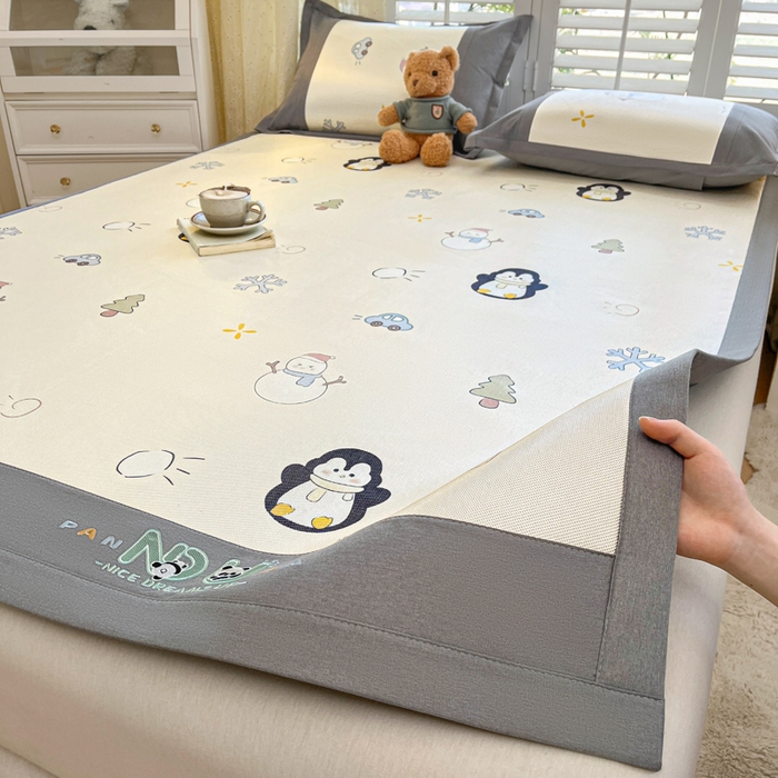 91家纺网 家纺一手货源 找家纺 阿亮家居 2025新款印花冰藤席系列 小企鹅