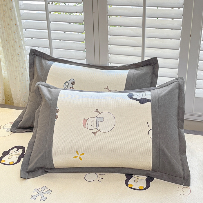 91家纺网 家纺一手货源 找家纺 阿亮家居 2025新款印花冰藤席系列 小企鹅