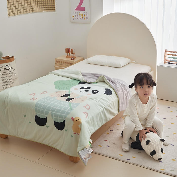 91家纺网 家纺一手货源 找家纺 荷马之梦 2025新款大版针织棉凉感丝AB版大豆儿童夏被 荷叶熊猫