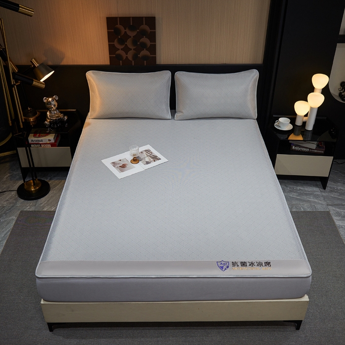 91家纺网 家纺一手货源 找家纺 小萌虎 2025新款碳光抗菌冰丝凉席床笠 饼干花-灰