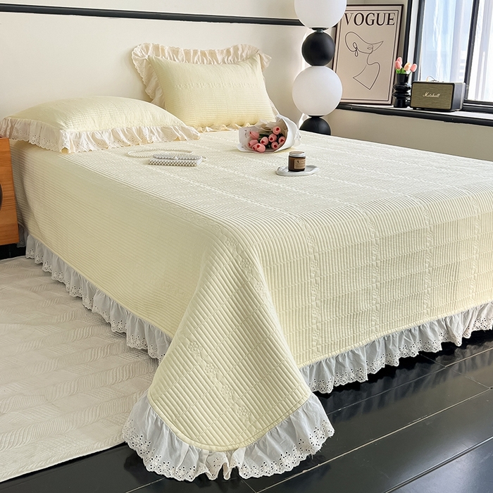 91家纺网 家纺一手货源 找家纺 沐纯家居 2025新款棉小乐花边床盖三件套 米黄