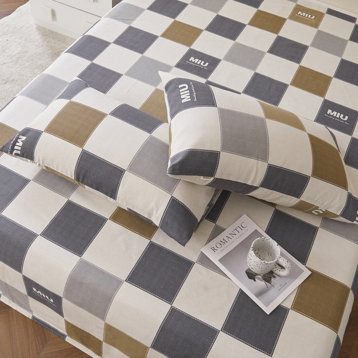 91家纺网 家纺一手货源 找家纺 绒艺席业 2025新款简约原棉印花老粗布床单 miu蓝白格