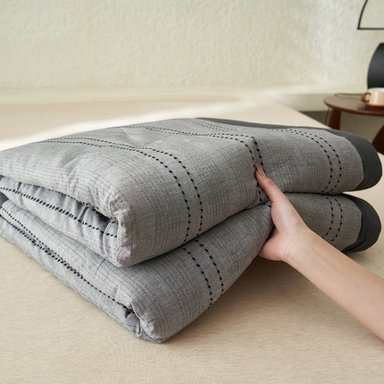 91家纺网 家纺一手货源 找家纺 寐绸家纺 2025新款纯棉水洗棉三层密点纹提花大豆纤维夏被四件套 密点夏被-暗灰