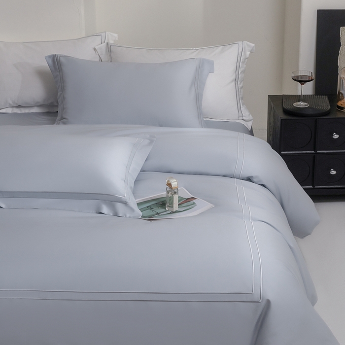 91家纺网 家纺一手货源 找家纺 121  2025新款长绒棉纯棉高支高密贡缎刺绣四件套 冰川蓝