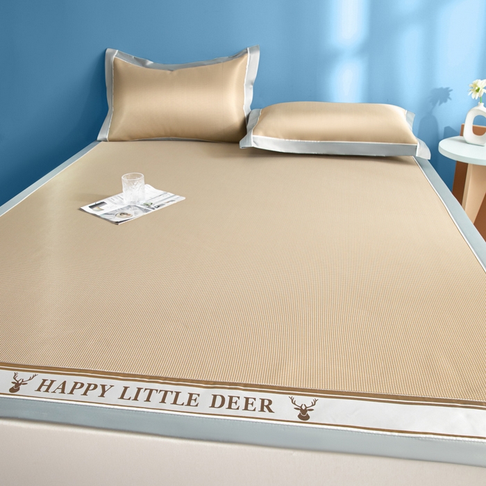 91家纺网 家纺一手货源 找家纺 阿亮家居 2025新款A类母婴级1800D碳光小鹿冰丝席凉席 香槟金