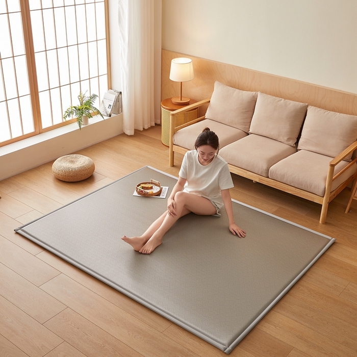 91家纺网 家纺一手货源 找家纺 2025新款包边工艺凉感冰藤地铺睡垫系列凉席地垫 冰丝饼干灰