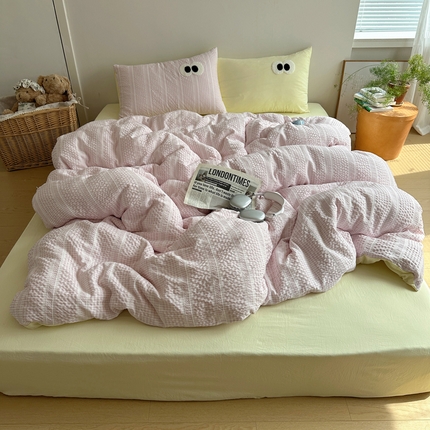 91家纺网 家纺一手货源 找家纺 顾里家纺 2025新款大眼混搭色织水洗棉毛巾绣套件 粉黄格