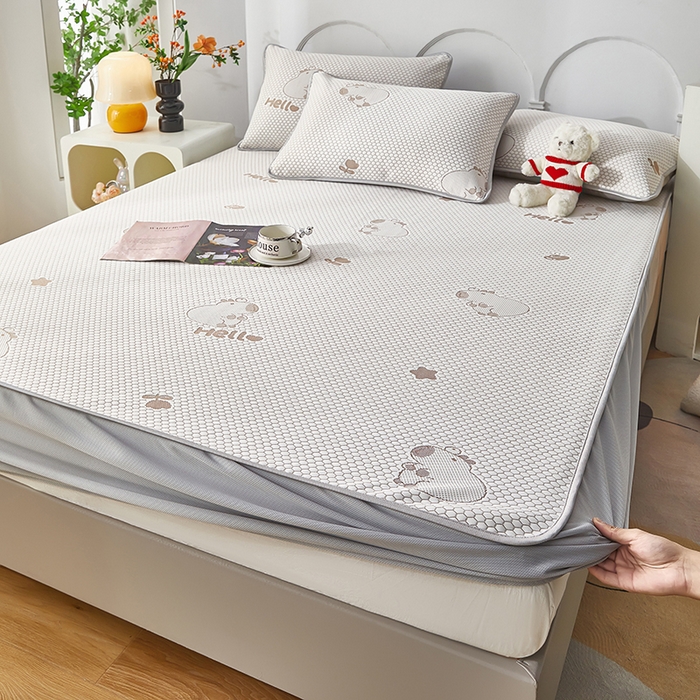 91家纺网 家纺一手货源 找家纺 凤杰  2025新款冰豆豆凉豆豆凉席床笠款盖盖毯夏被四件套 卡皮巴拉-咖