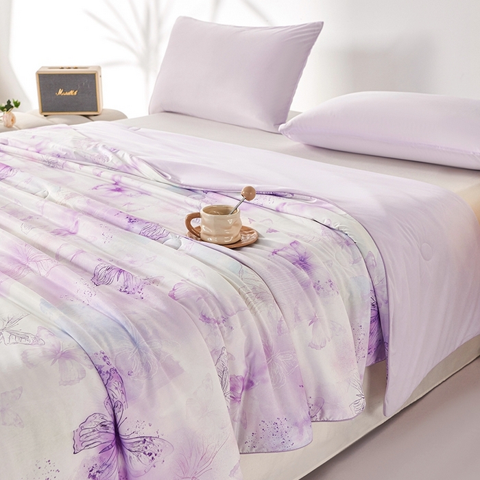 91家纺网 家纺一手货源 找家纺 缔锦家纺 2025新款凉感丝印花夏被 蝶恋-香芋紫