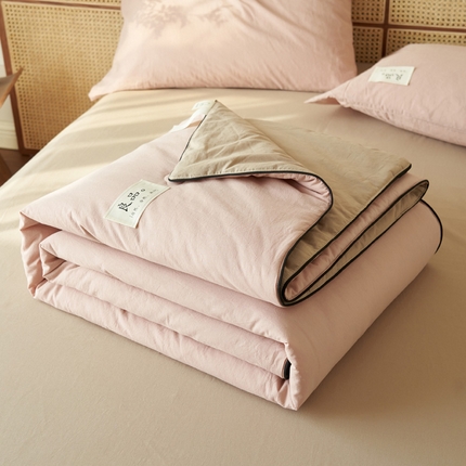 91家纺网 家纺一手货源 找家纺 寐绸家纺 2025新款纯棉水洗棉撞色嵌绳大豆纤维夏被四件套 嵌绳-豆沙