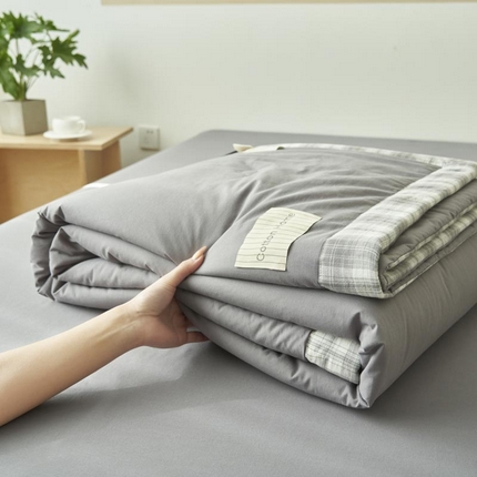 91家纺网 家纺一手货源 找家纺 （总）寐绸家纺 2025新款纯棉水洗棉格子边大豆纤维夏被四件套