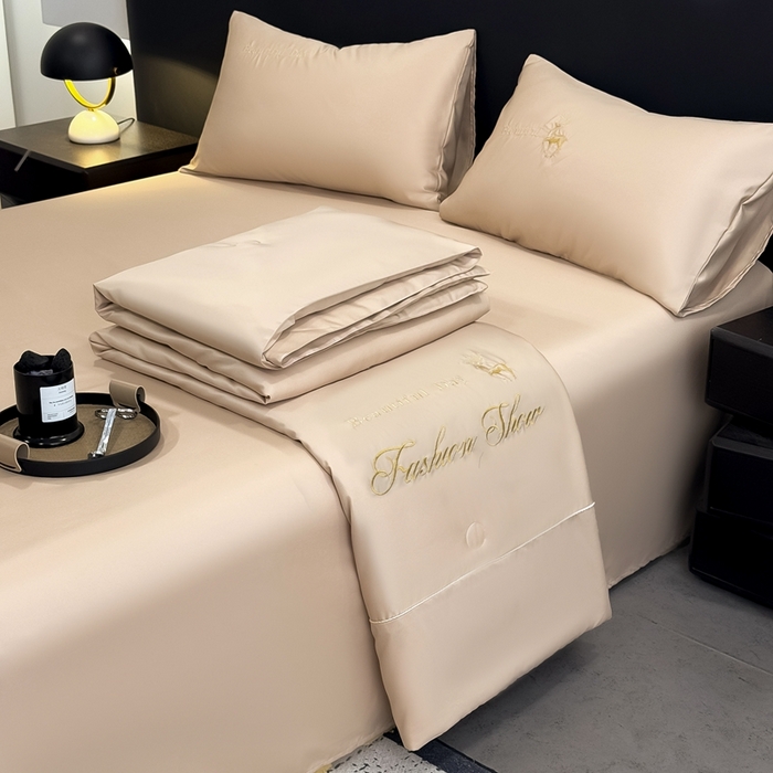 91家纺网 家纺一手货源 找家纺 卡罗兰 2025新款水洗天丝夏凉被空调被水洗真丝夏被四件套-森旅迷鹿 森旅迷鹿-香槟金