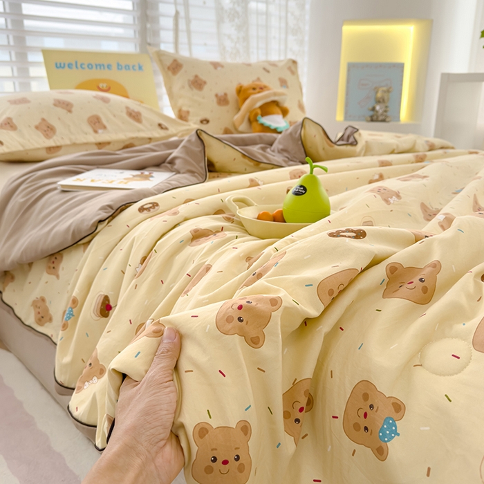 91家纺网 家纺一手货源 找家纺 星巴k家纺 2025新款A类水洗双层纱大豆纤维夏被夏凉被空调被 可乐熊