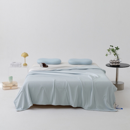 91家纺网 家纺一手货源 找家纺 馨宜 2025新款奶嘴同源材质食品级硅胶A类高纯锦纶凉感可水洗夏被 海洋蓝