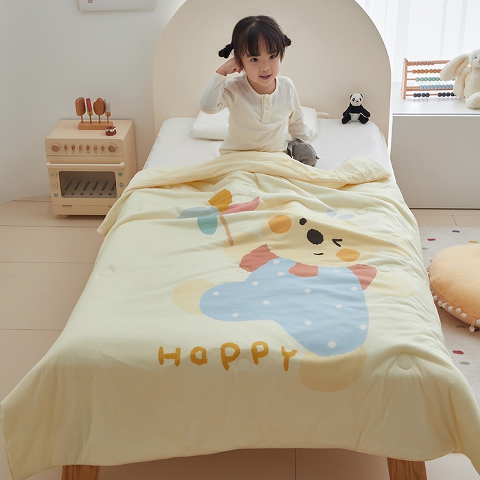 91家纺网 家纺一手货源 找家纺 荷马之梦 2025新款大版针织棉凉感丝AB版大豆儿童夏被 风车小熊