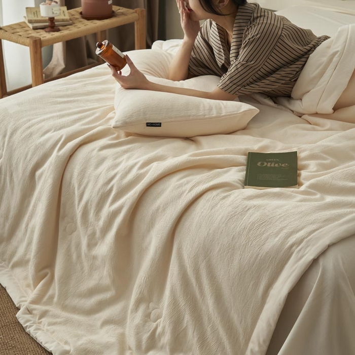 91家纺网 家纺一手货源 找家纺 寐绸家纺 2025新款纯棉水洗棉三层提花大豆纤维夏被四件套 肌理纹夏被-本白