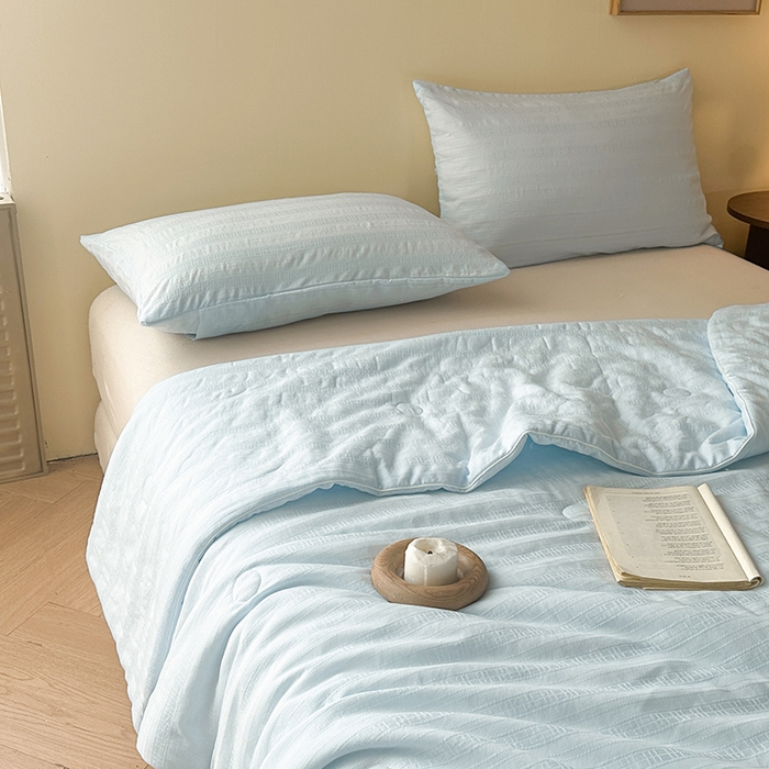 91家纺网 家纺一手货源 找家纺 欧邦 2025新款A类提花昆仑棉双层纱夏被空调被 浅蓝