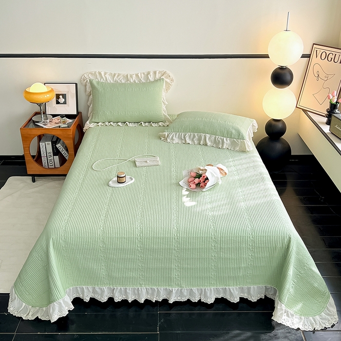 91家纺网 家纺一手货源 找家纺 沐纯家居 2025新款棉小乐花边床盖三件套 豆绿