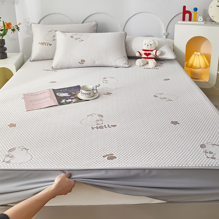 91家纺网 家纺一手货源 找家纺 凤杰  2025新款冰豆豆凉豆豆凉席床笠款盖盖毯夏被四件套 卡皮巴拉-咖