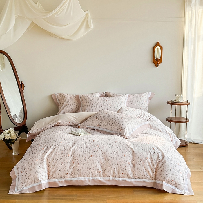 91家纺网 家纺一手货源 找家纺 巧玲珑 2025新款60支A类进口数码印花美式双拼四季款长绒棉四件套 木槿