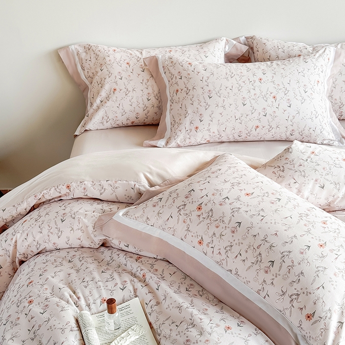 91家纺网 家纺一手货源 找家纺 巧玲珑 2025新款60支A类进口数码印花美式双拼四季款长绒棉四件套 木槿