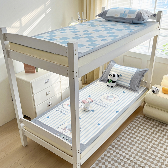 91家纺网 家纺一手货源 找家纺 2025新款印花冰藤凉席-学生款 太空人