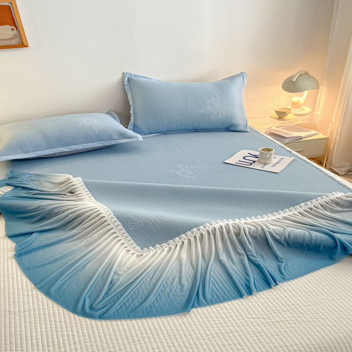 91家纺网 家纺一手货源 找家纺 安哆啦家纺 2025新款凉感冰豆豆花边凉席三件套系列 豆豆床裙-深邃蓝