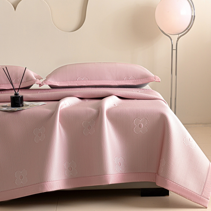 91家纺网 家纺一手货源 找家纺 阿亮家居 2025新款凉席凉豆豆软席床席款 四叶草-樱花粉