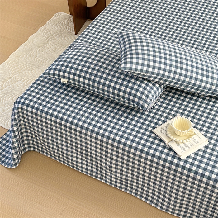 91家纺网 家纺一手货源 找家纺 绒艺席业 2025新款简约原棉印花老粗布床单 浅蓝小格